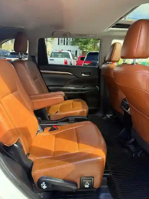 5TDDZRFH5KS996078 2019 TOYOTA HIGHLANDER-4
