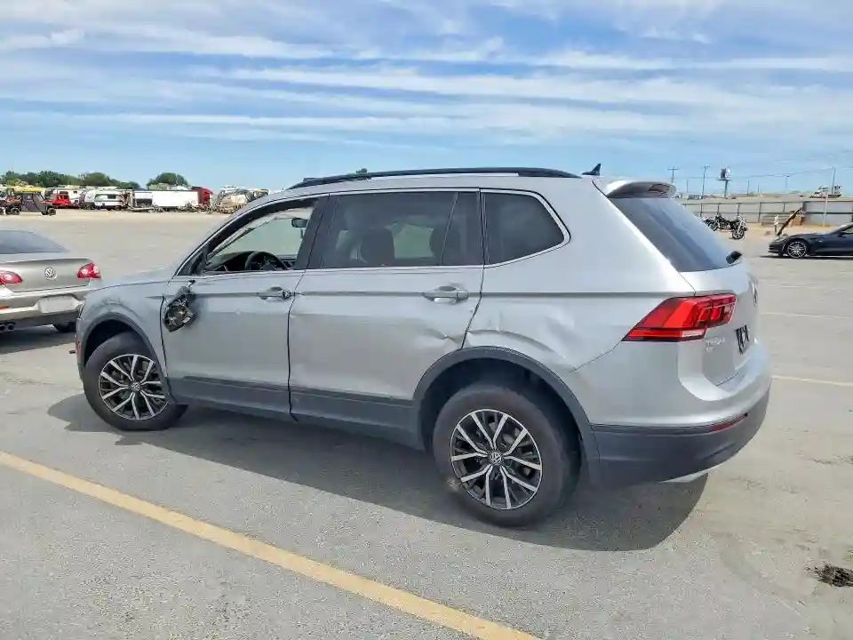 3VV2B7AXXKM084613 2019 VOLKSWAGEN TIGUAN-1
