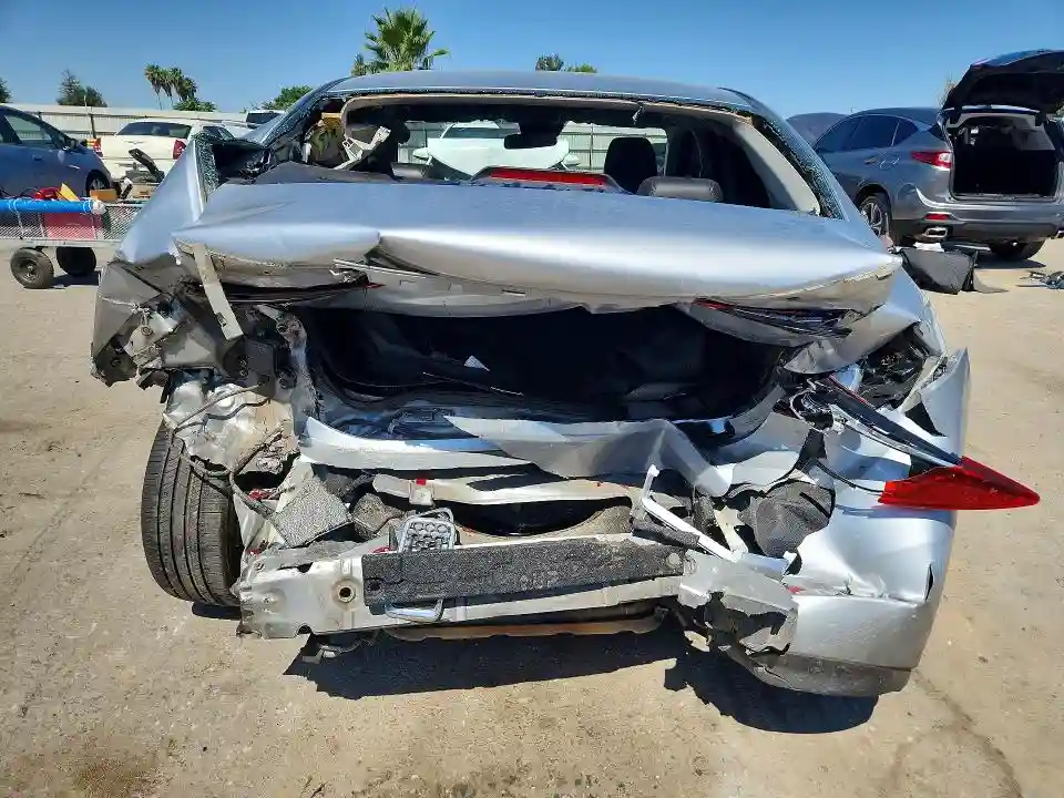 3MZBN1V39JM202334 2018 MAZDA 3-5