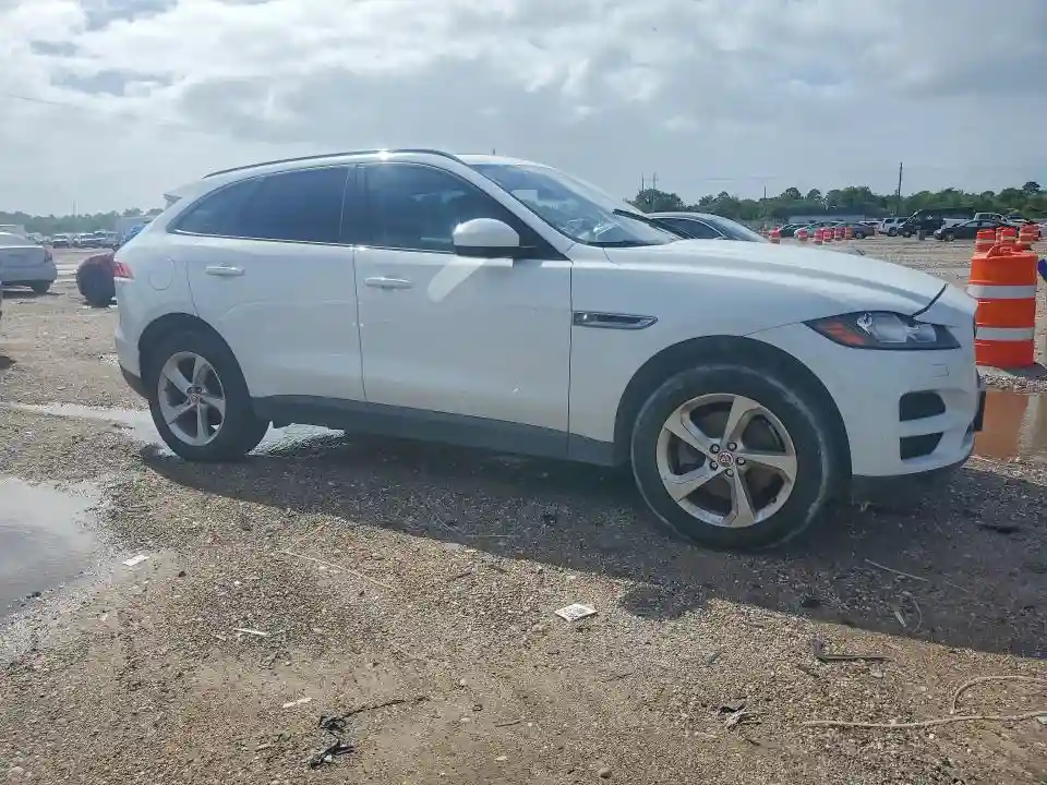 SADCJ2BV1HA074469 2017 JAGUAR F-PACE-3