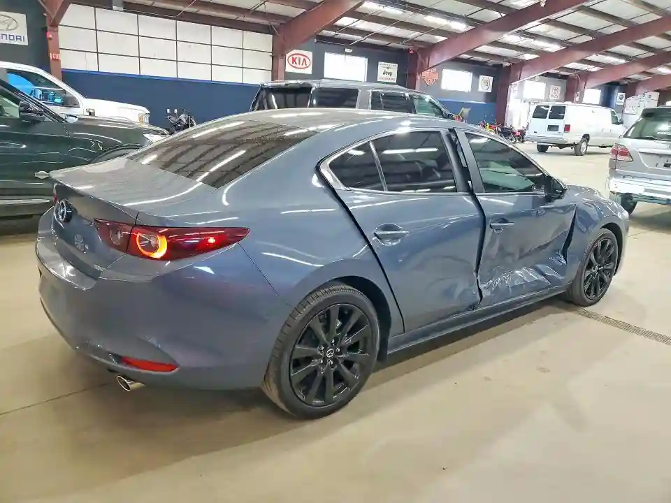 JM1BPBCM8S1775206 2025 MAZDA 3-2