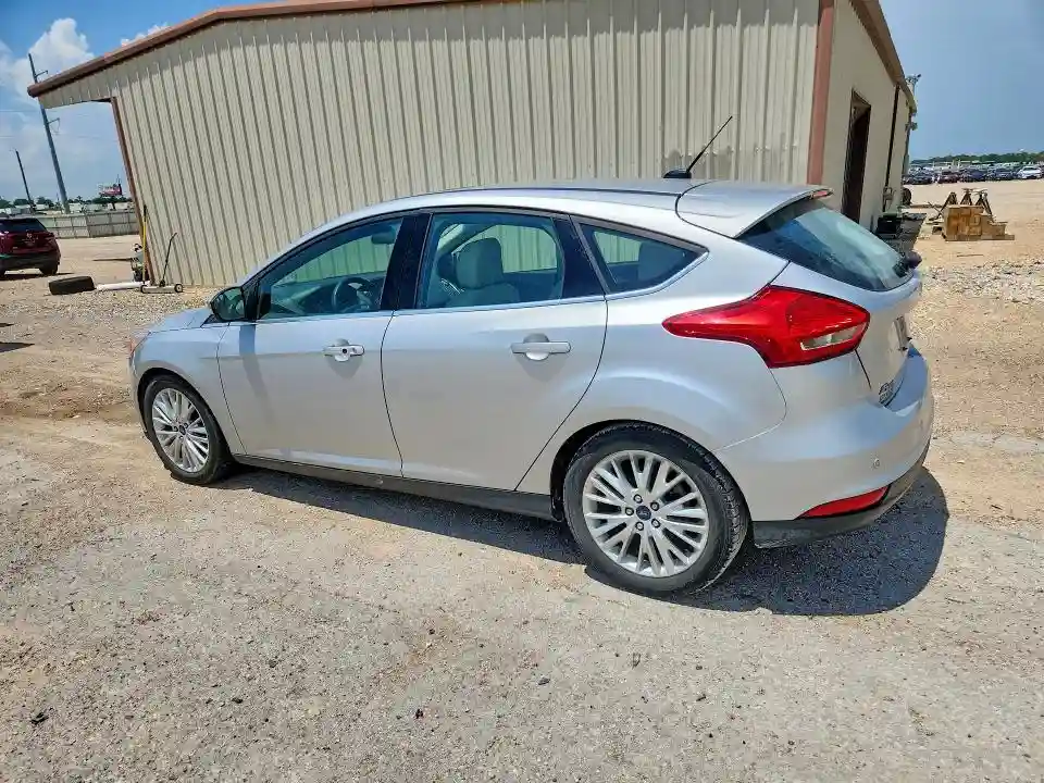 1FADP3N28HL272434 2017 FORD FOCUS-1