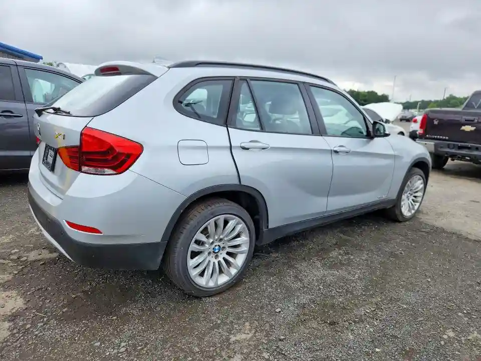 WBAVL1C58FVY32527 2015 BMW X1-2