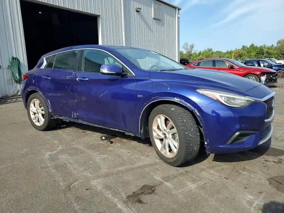 SJKCH5CP3JA051688 2018 INFINITI QX30-3