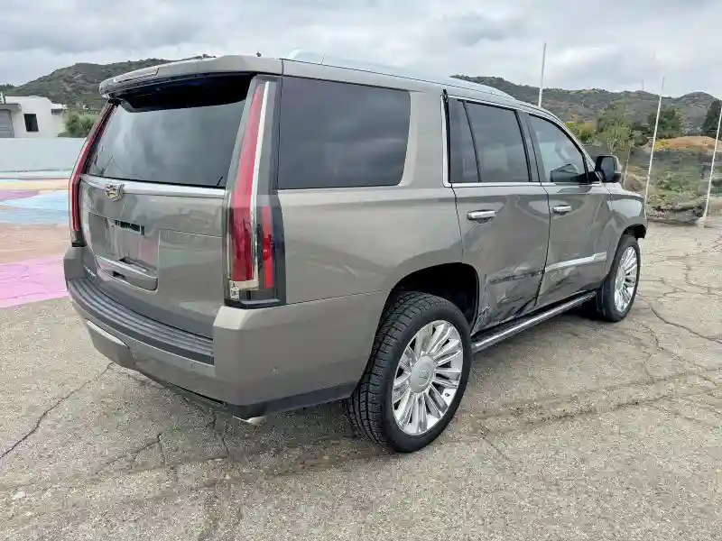 1GYS3DKJ7KR173584 2019 CADILLAC ESCALADE-3