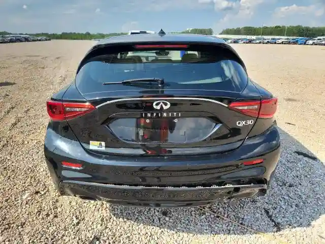 SJKCH5CPXJA044513 2018 INFINITI QX30-5