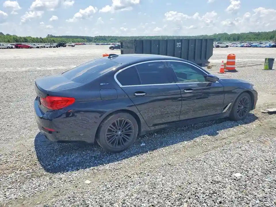 WBAJA9C57JB033206 2018 BMW 5 SERIES-2