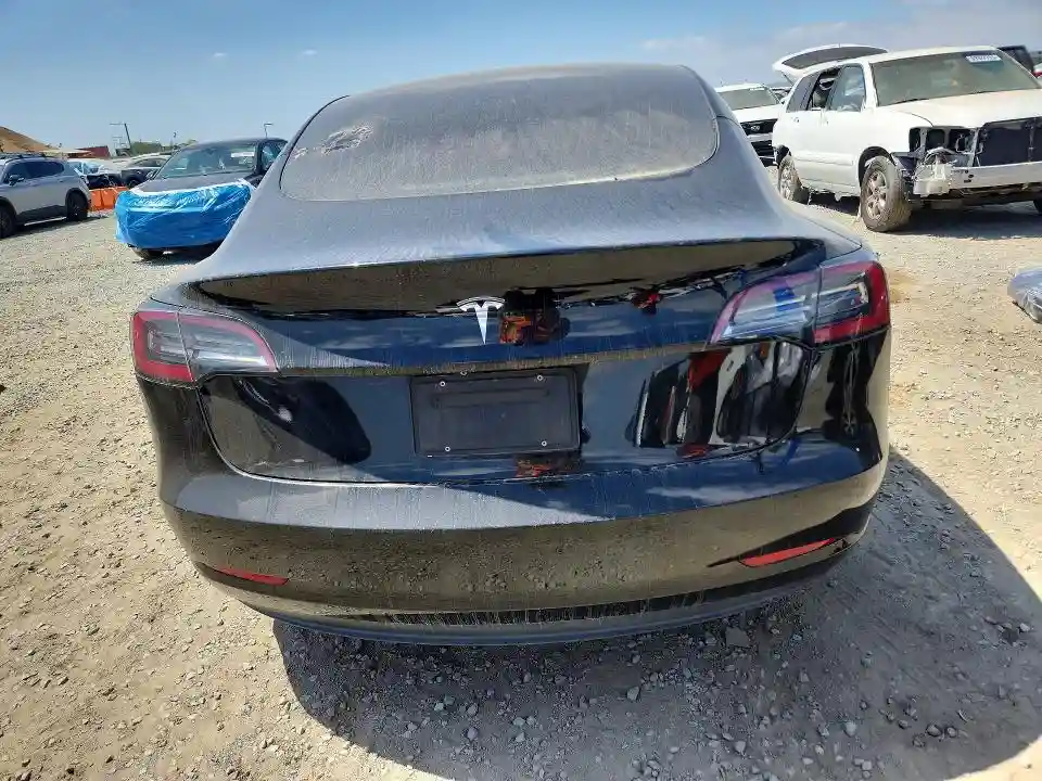 5YJ3E1EA3KF395527 2019 TESLA MODEL 3-5