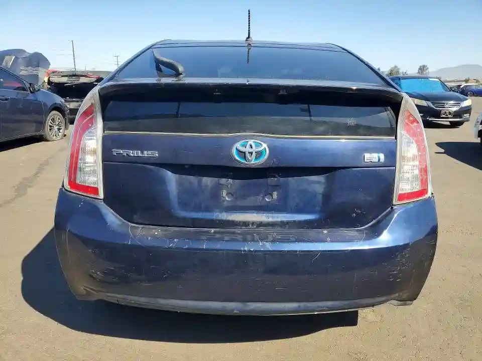 JTDKN3DU1F0458454 2015 TOYOTA PRIUS-5