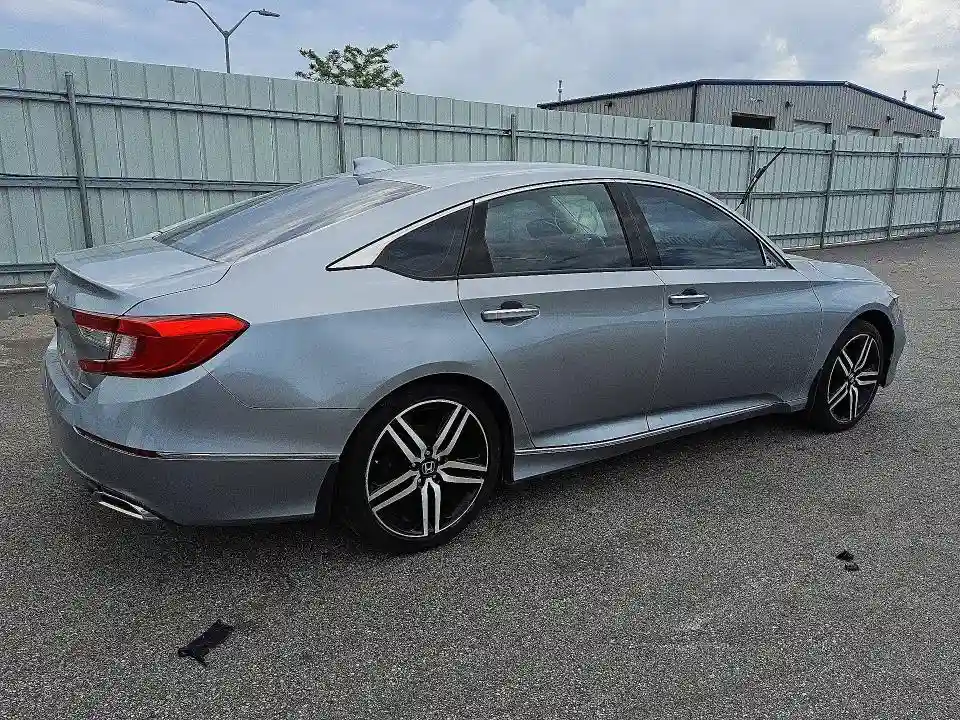 1HGCV1F93JA006382 2018 HONDA ACCORD-2