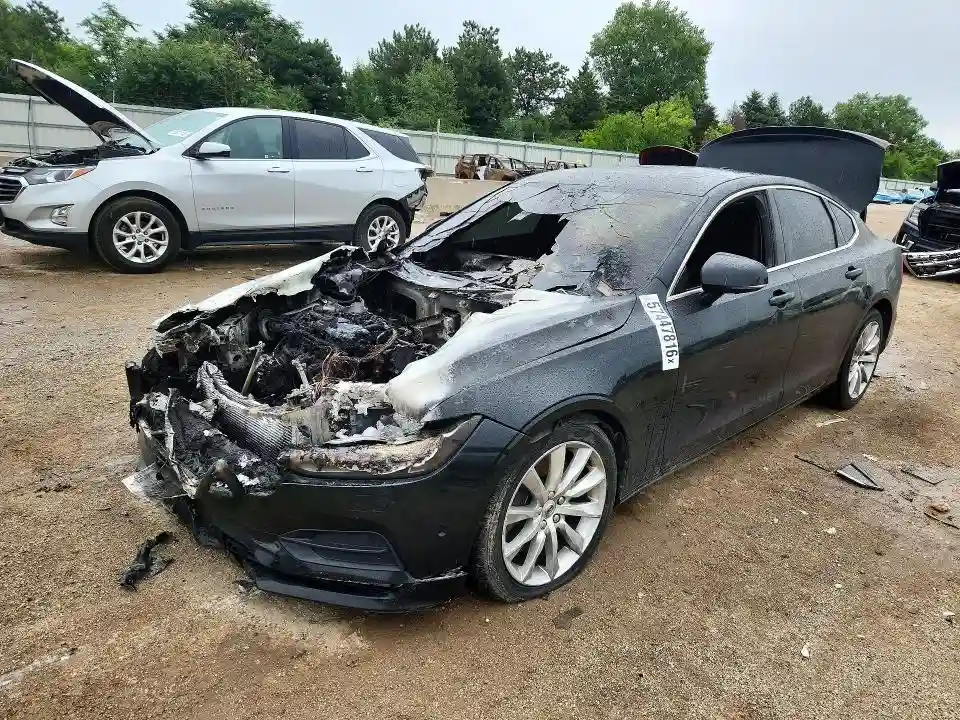 YV1A22MK4H1012321 2017 VOLVO S90-0