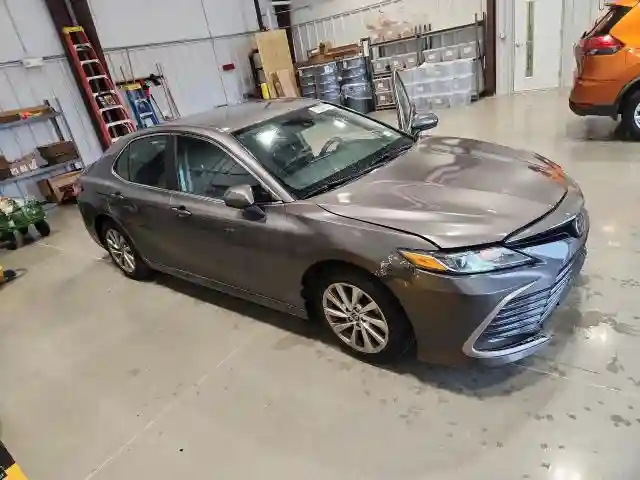 4T1C11AK0MU440312 2021 TOYOTA CAMRY-3