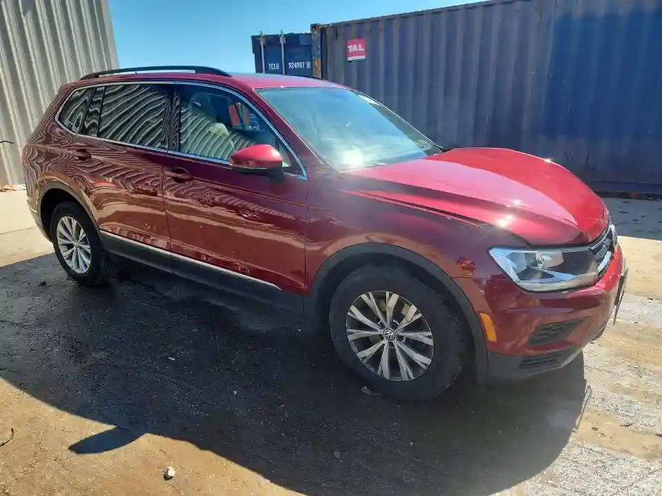 3VV2B7AX7JM148900 2018 VOLKSWAGEN TIGUAN-3