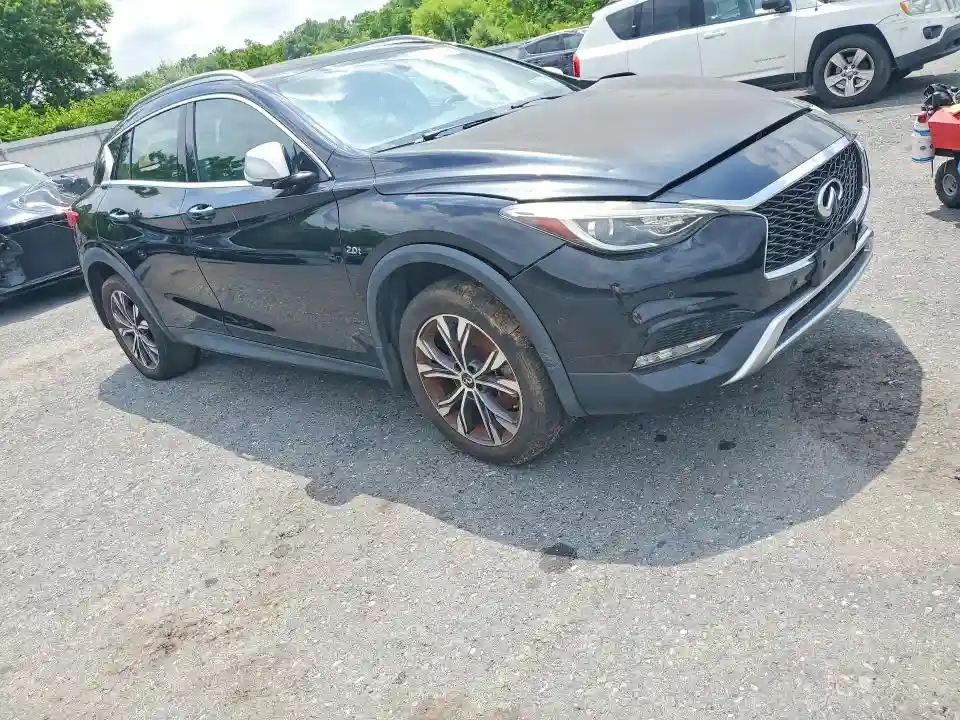 SJKCH5CR9HA028993 2017 INFINITI QX30-3
