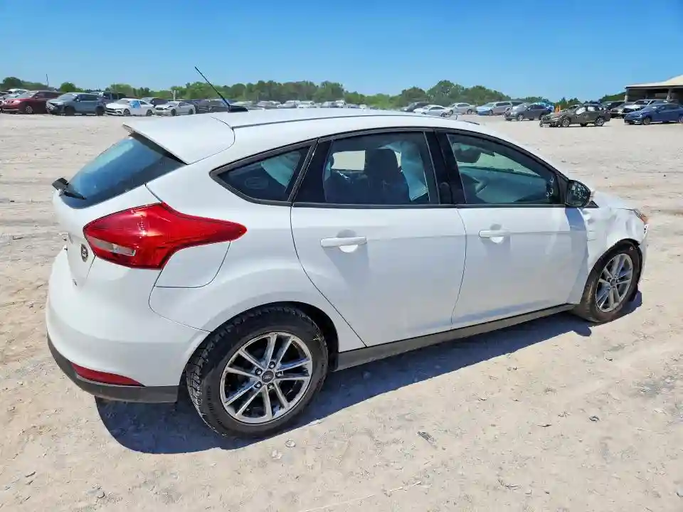 1FADP3K2XJL208700 2018 FORD FOCUS-2