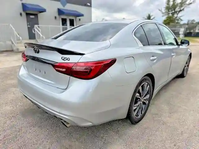 JN1CV7APXJM240091 2018 INFINITI Q50-2