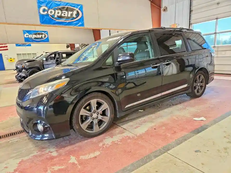 5TDXZ3DC0HS866316 2017 TOYOTA SIENNA-0