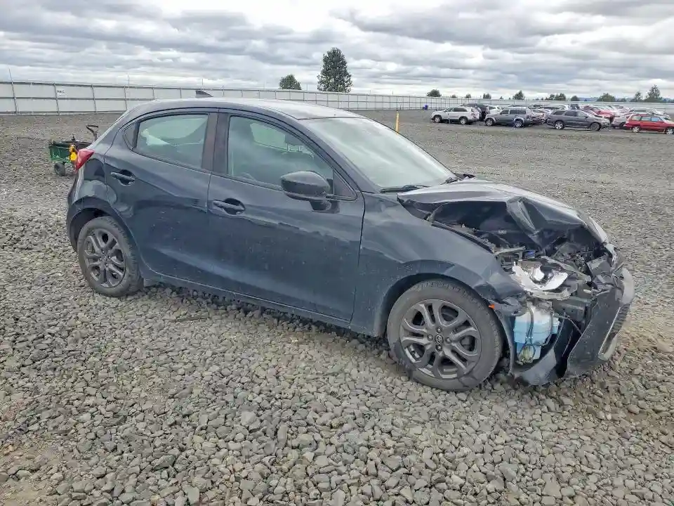 3MYDLBJV3LY702856 2020 TOYOTA YARIS-3