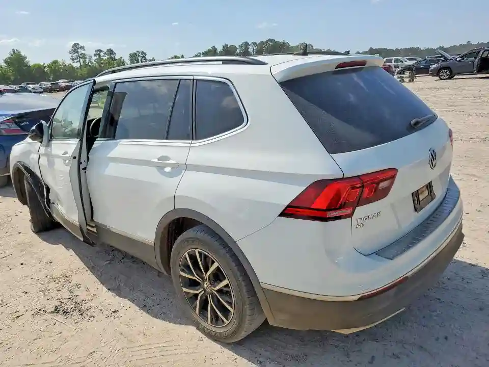 3VV3B7AX6MM063524 2021 VOLKSWAGEN TIGUAN-1