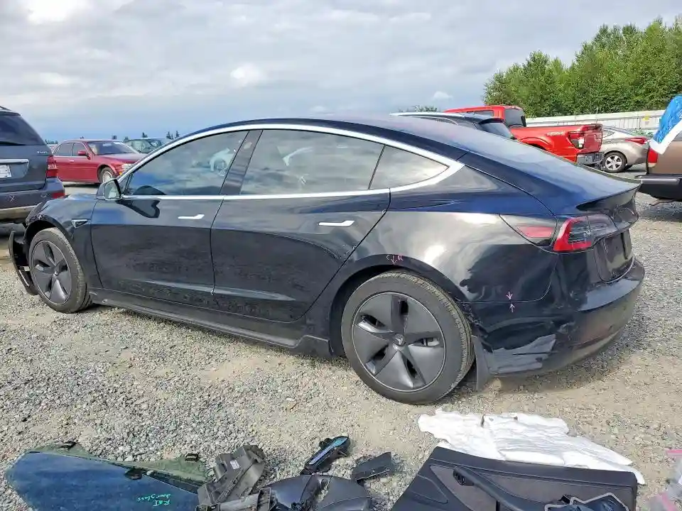 5YJ3E1EA1JF172532 2018 TESLA MODEL 3-1