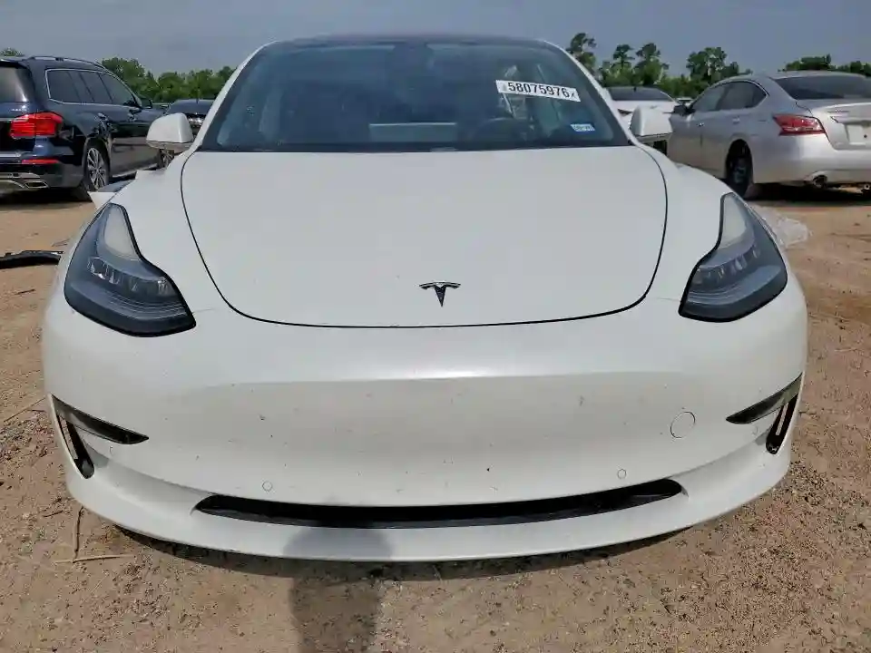 5YJ3E1EA4JF031339 2018 TESLA MODEL 3-4