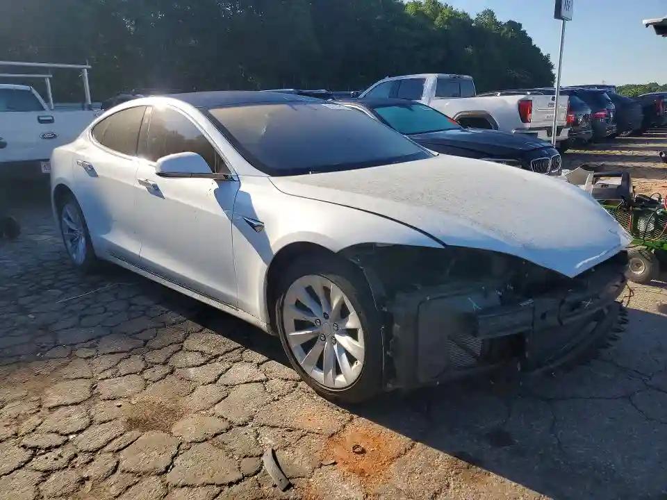 5YJSA1E23JF243911 2018 TESLA MODEL S-3
