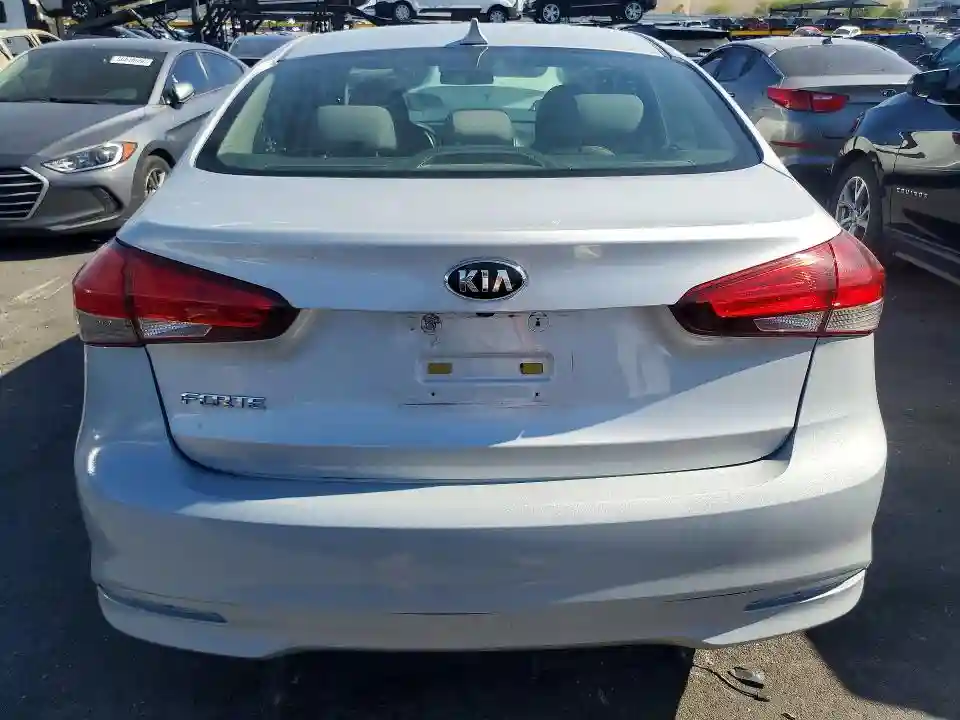 3KPFL4A76HE117007 2017 KIA FORTE-5