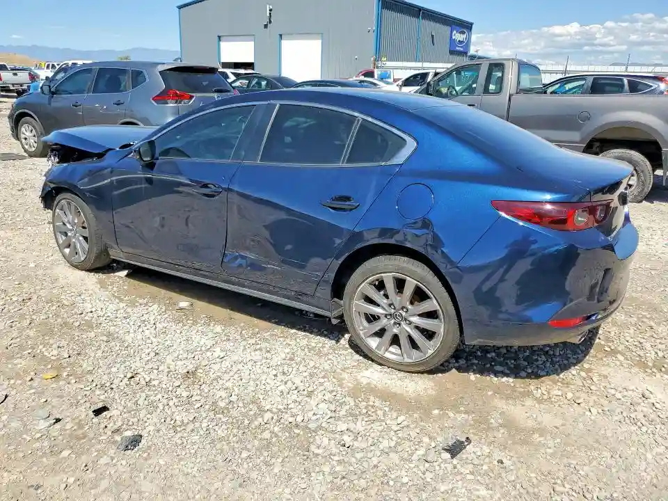 3MZBPACL8NM305117 2022 MAZDA 3-1