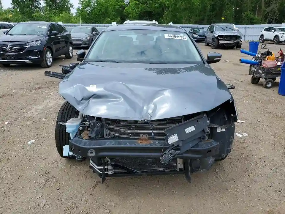 3VWDB7AJ0HM211569 2017 VOLKSWAGEN JETTA-4