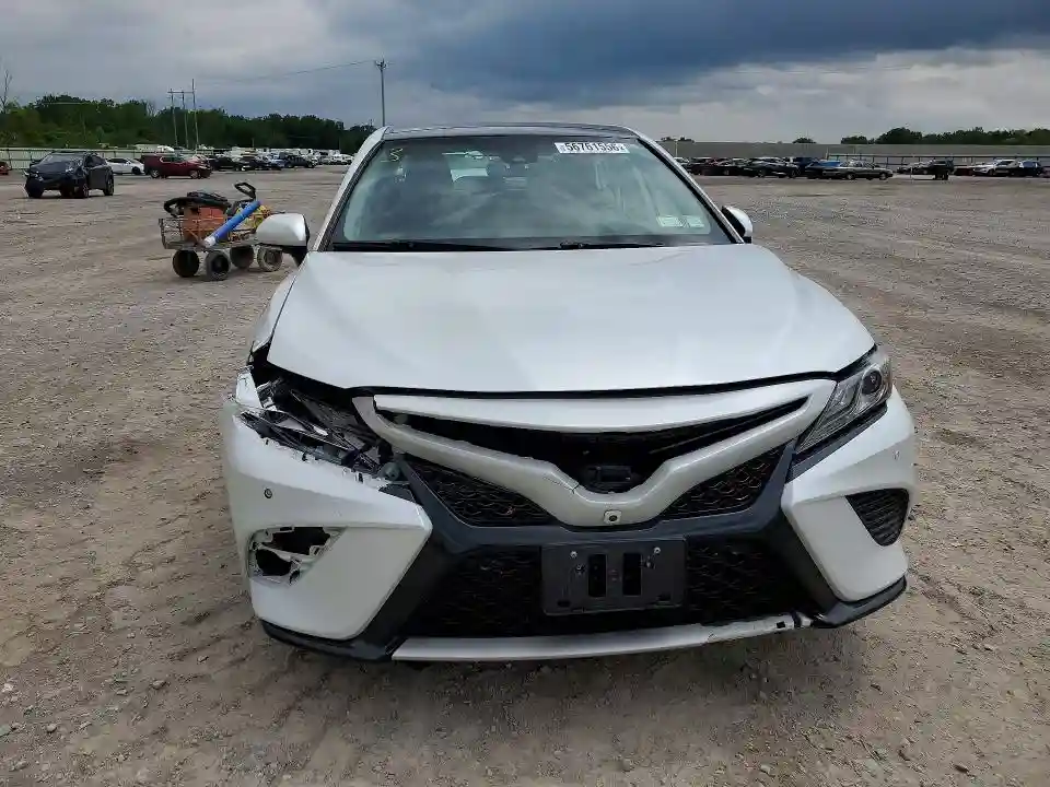4T1B61HK0KU735264 2019 TOYOTA CAMRY-4