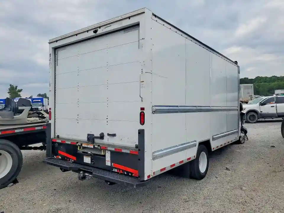 7GZ37TC74MN010691 2021 GMC SAVANA-2