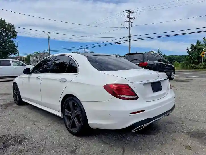 WDDZF4JB8JA371390 2018 MERCEDES-BENZ E-CLASS-2