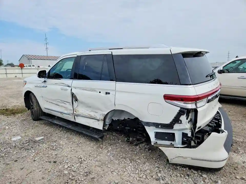5LMJJ2LG5REL03158 2024 LINCOLN NAVIGATOR-1
