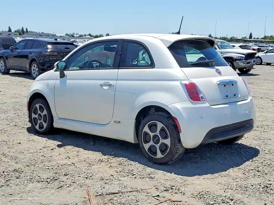 3C3CFFGE5HT699340 2017 FIAT 500-1
