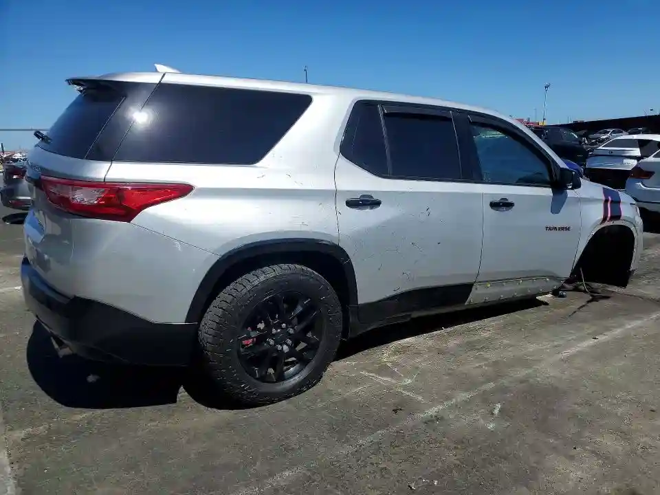 1GNERFKW9JJ243261 2018 CHEVROLET TRAVERSE-2
