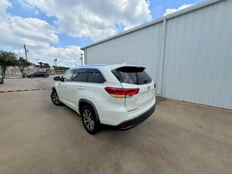 5TDJZRFH5JS908423 2018 TOYOTA HIGHLANDER-2
