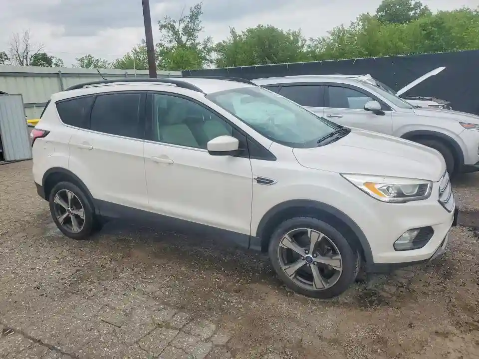 1FMCU9HD9JUB27493 2018 FORD ESCAPE-3