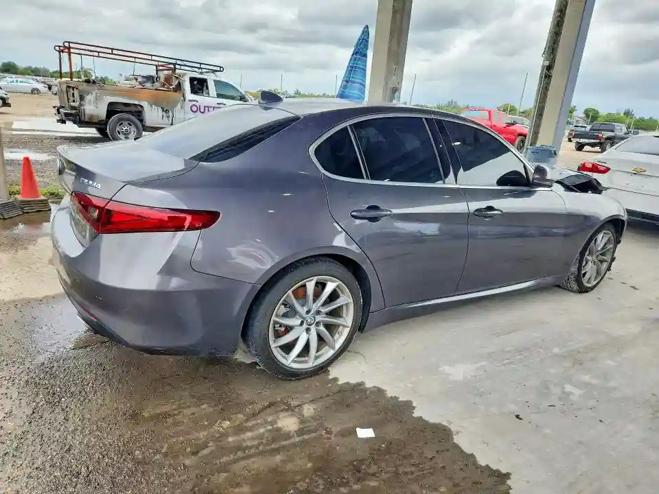 ZARFAMANXK7599319 2019 ALFA ROMEO GIULIA-2