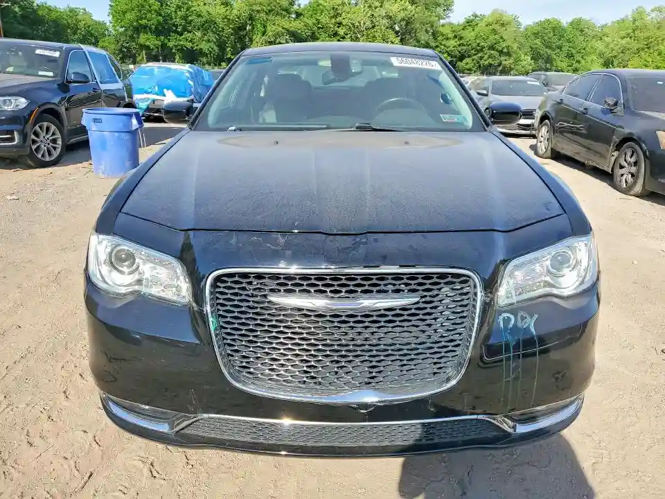 2C3CCARGXHH585854 2017 CHRYSLER 300-4