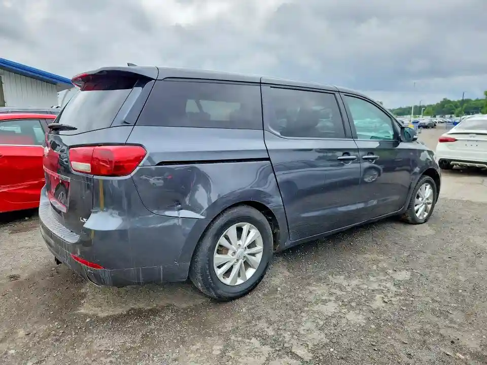 KNDMB5C19J6395775 2018 KIA SEDONA-2