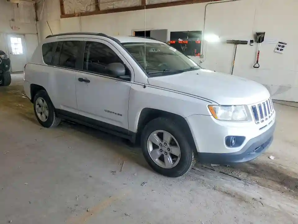 1C4NJCBA8HD136617 2017 JEEP COMPASS-3