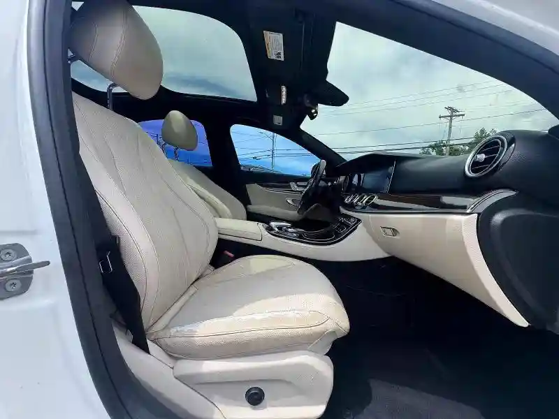 WDDZF4JB8JA371390 2018 MERCEDES-BENZ E-CLASS-4