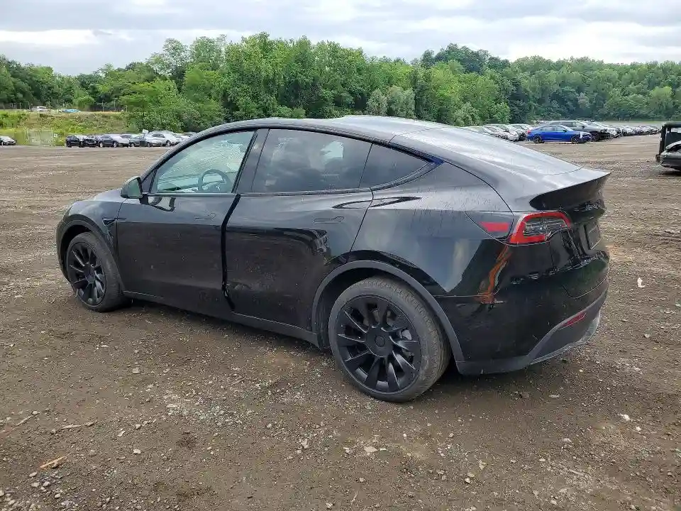 7SAYGDEE7RA243958 2024 TESLA MODEL Y-1