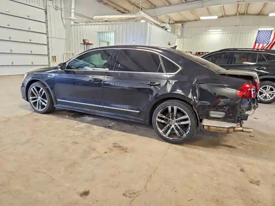 1VWDT7A35HC066030 2017 VOLKSWAGEN PASSAT-1