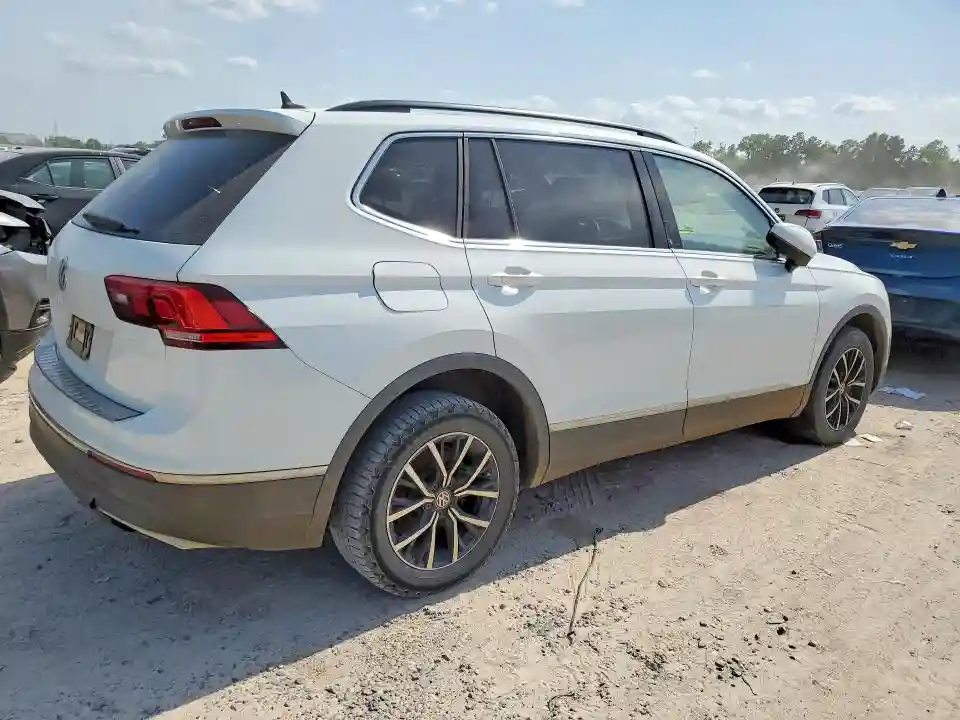 3VV3B7AX6MM063524 2021 VOLKSWAGEN TIGUAN-2