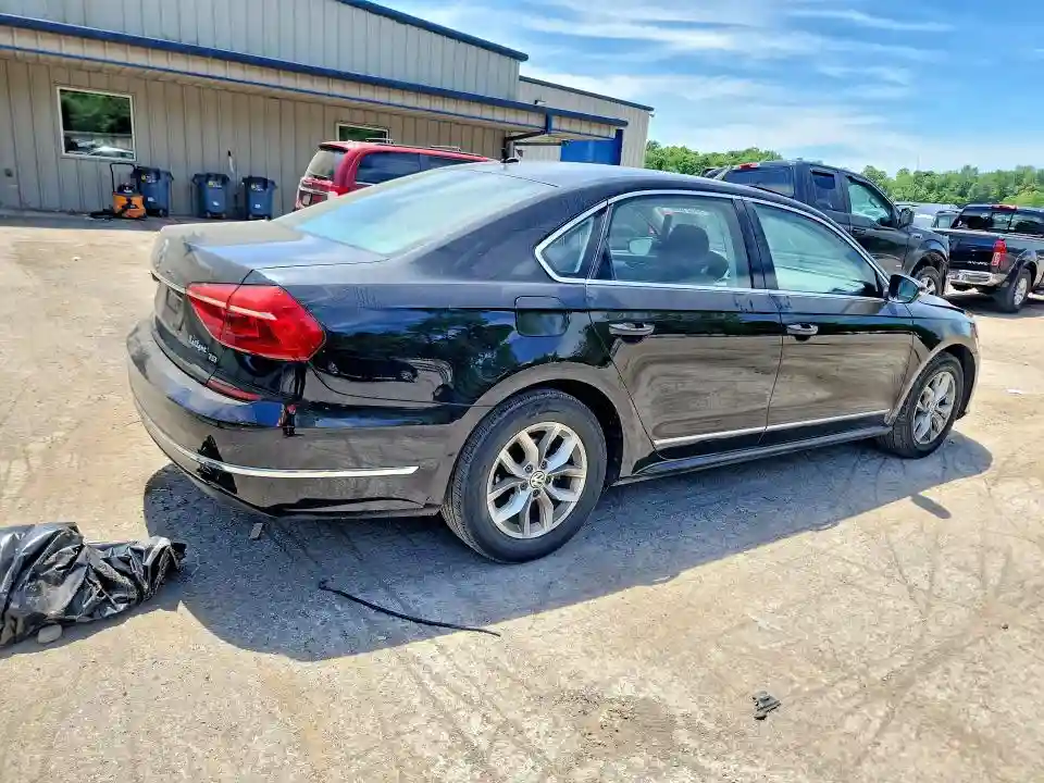 1VWAT7A37GC045908 2016 VOLKSWAGEN PASSAT-2