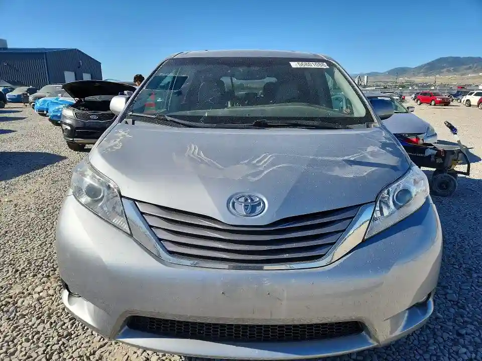 5TDDK3DC9FS117180 2015 TOYOTA SIENNA-4