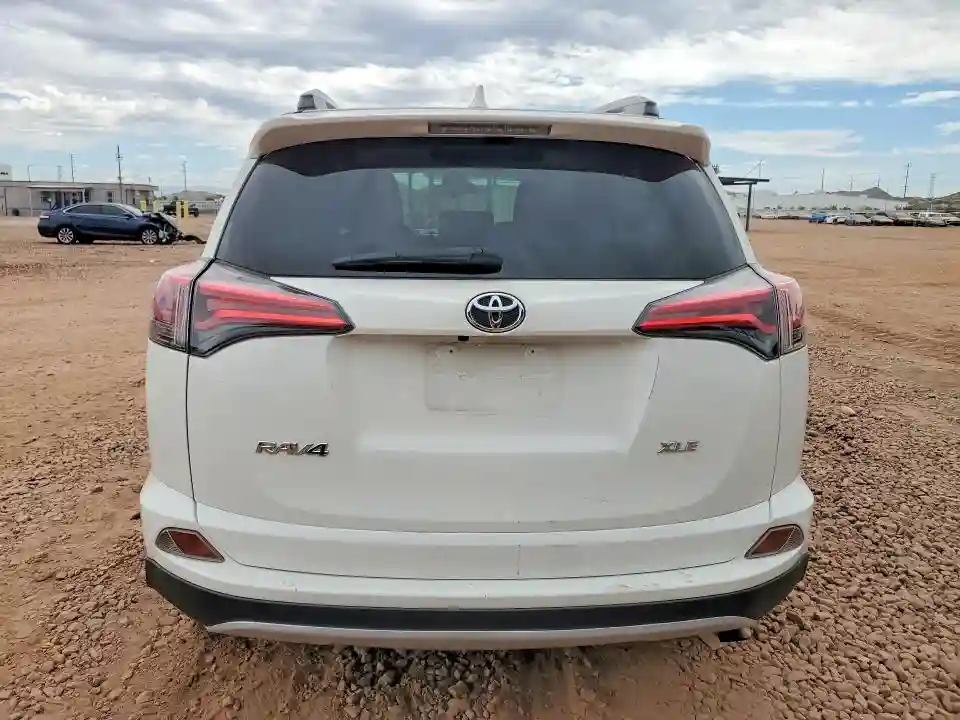 JTMWFREV3JJ160743 2018 TOYOTA RAV4-5