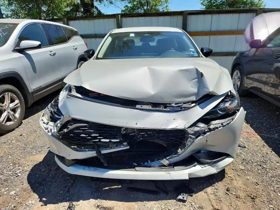 JM1BPABM3S1761161 2025 MAZDA MAZDA3-4