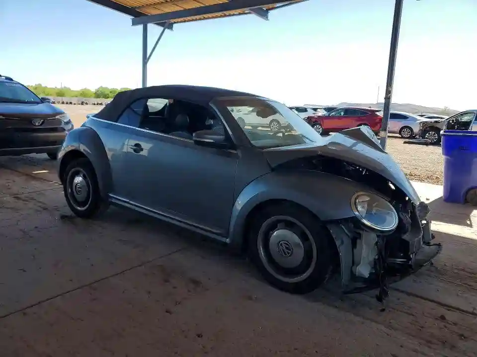 3VW517AT9GM821249 2016 VOLKSWAGEN BEETLE-3